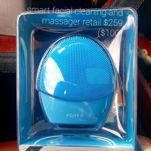 FACIAL TONING/ CLEANING/ EXFOLIATING SYSTEM FOREO & FOREO BEAR